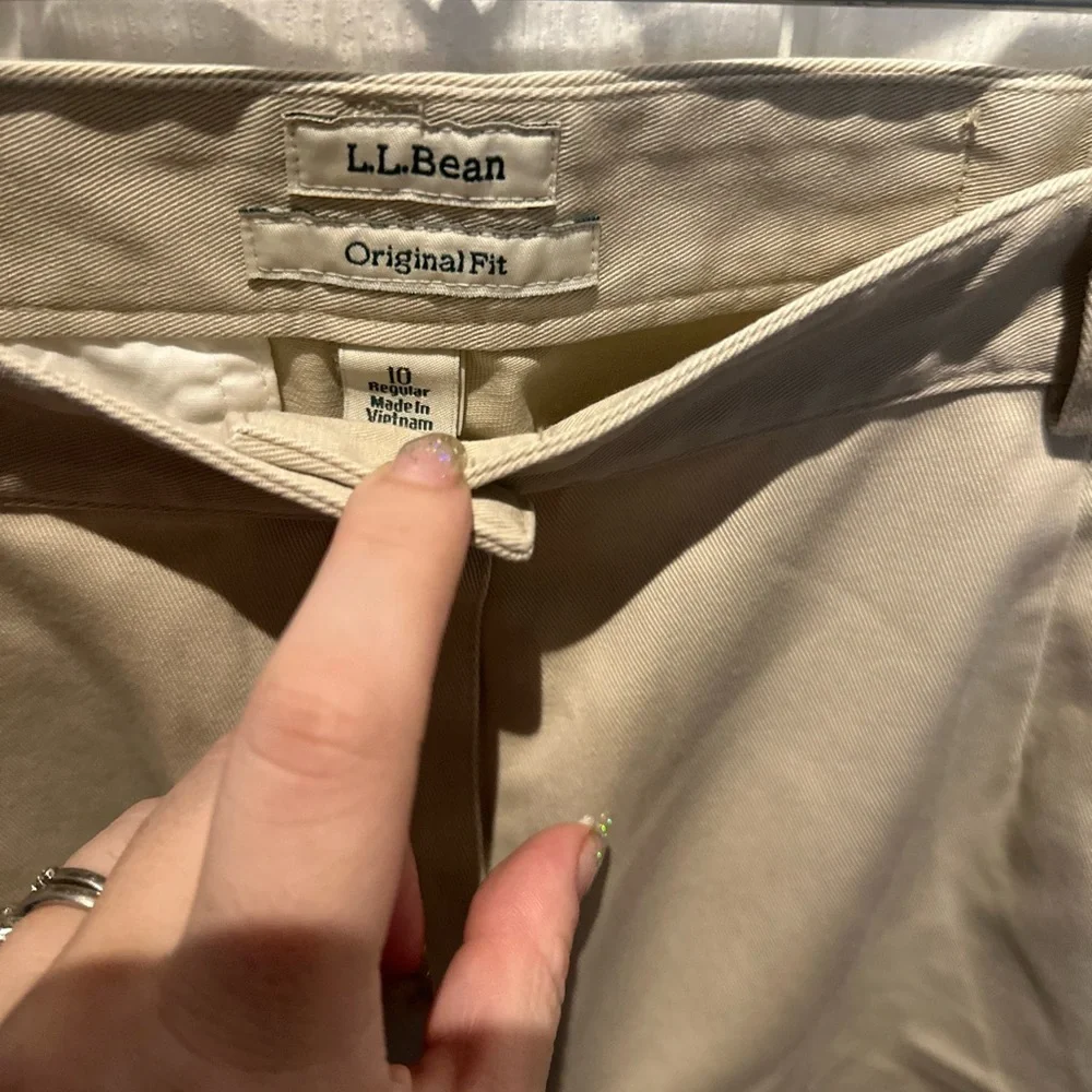 L.L. Bean Bayside Original Fit Chino Shorts, Women 10 = 28x9 Beige Khaki